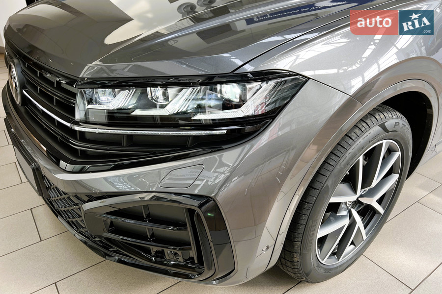 Volkswagen Touareg - фото 12