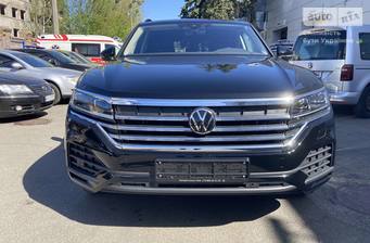 Volkswagen Touareg 2025 Silver