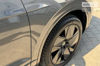 Volkswagen Touareg 2025 R-Line Platinum+