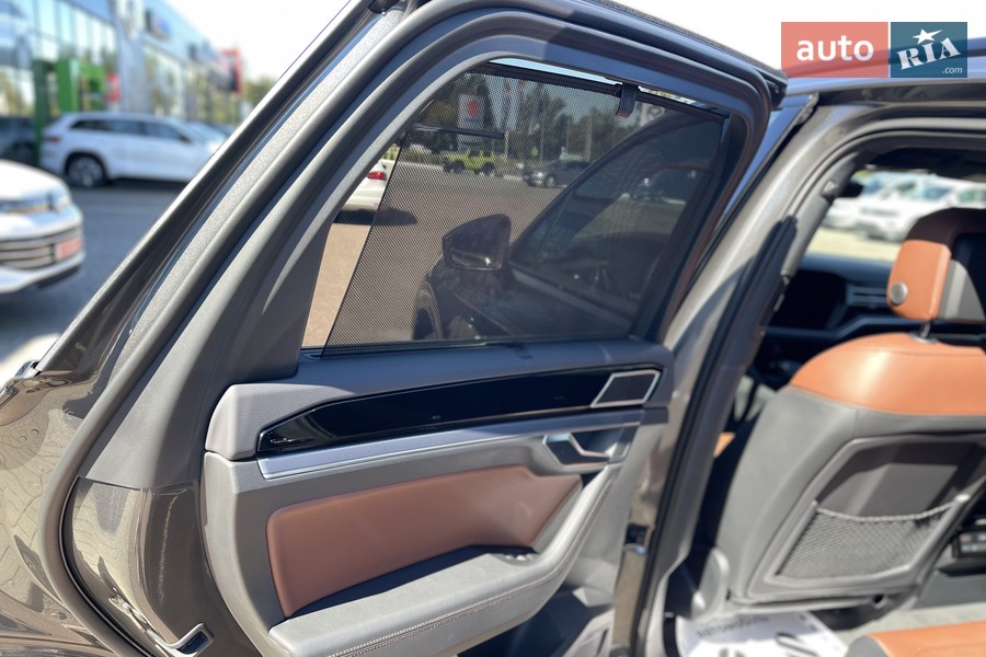 Volkswagen Touareg - фото 25