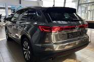 Volkswagen Touareg - фото 8