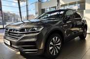 Volkswagen Touareg - фото 1