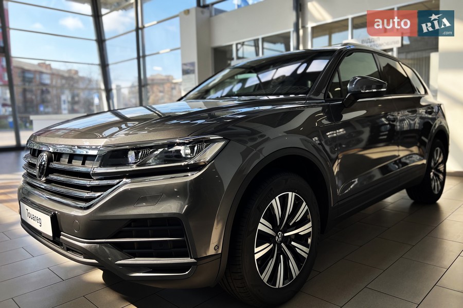 Volkswagen Touareg - фото 1