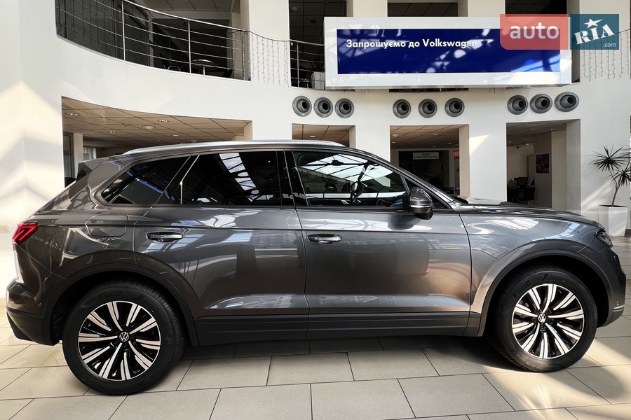 Volkswagen Touareg - фото 5