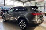 Volkswagen Touareg - фото 7