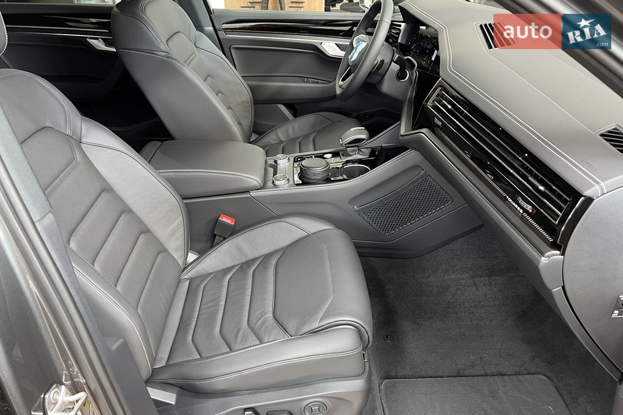 Volkswagen Touareg - фото 17