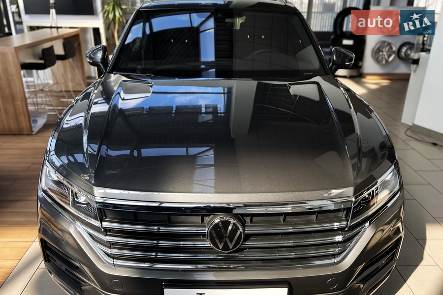 Volkswagen Touareg - фото 2