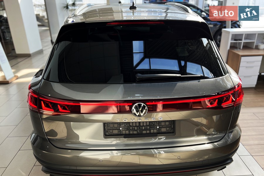Volkswagen Touareg - фото 7