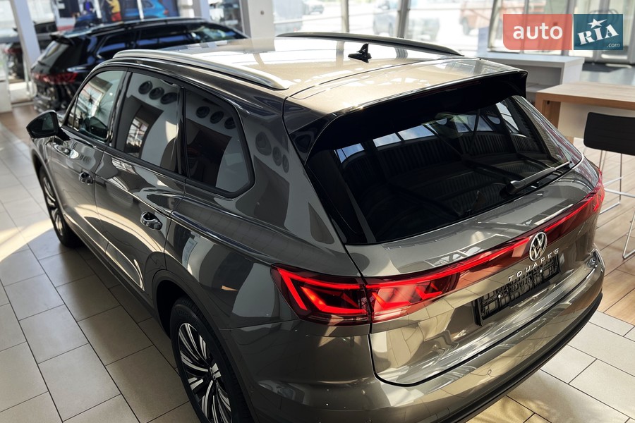 Volkswagen Touareg - фото 8