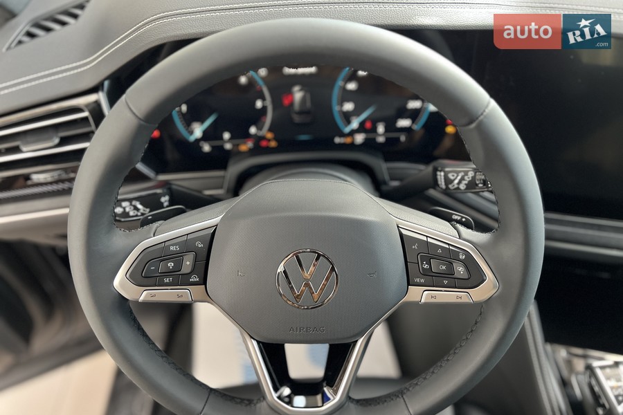 Volkswagen Touareg - фото 16