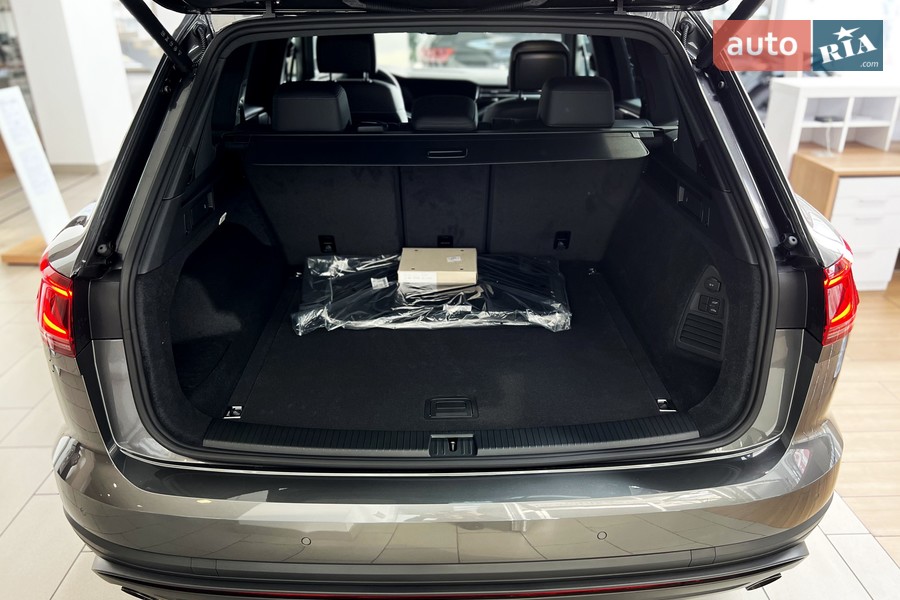 Volkswagen Touareg - фото 13