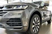Volkswagen Touareg - фото 9