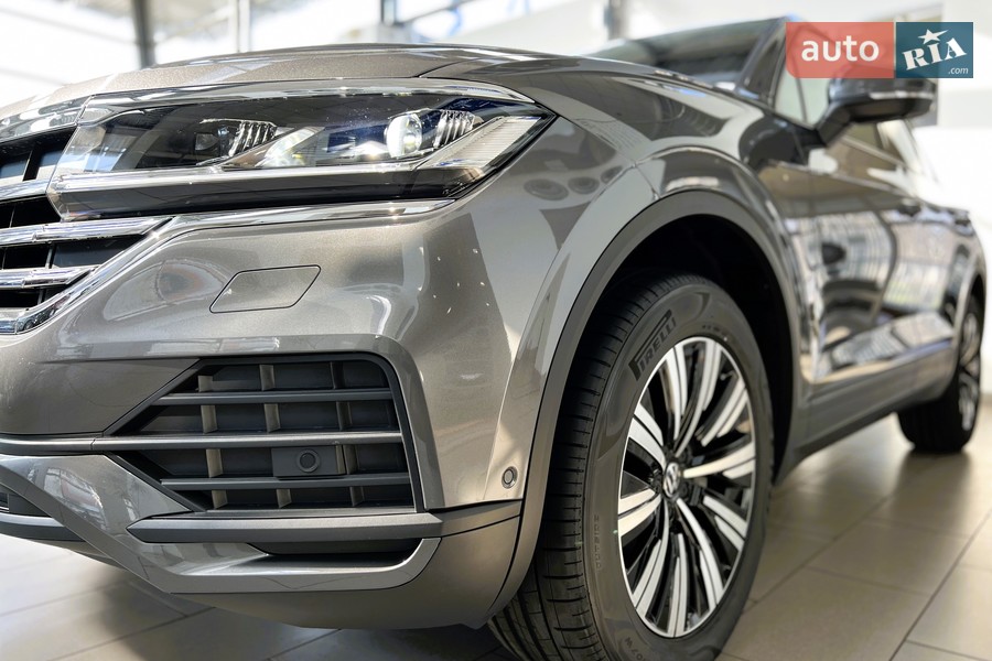 Volkswagen Touareg - фото 9