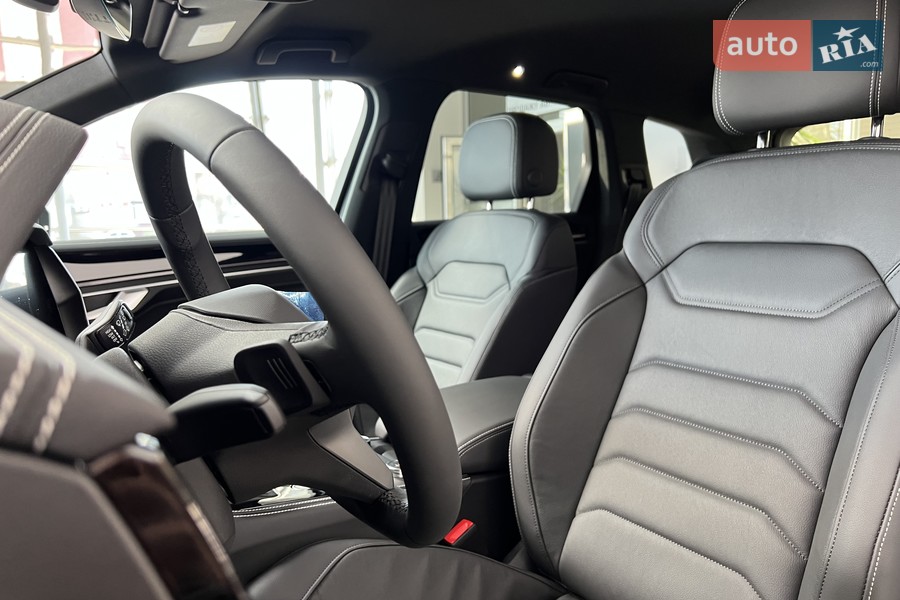 Volkswagen Touareg - фото 24