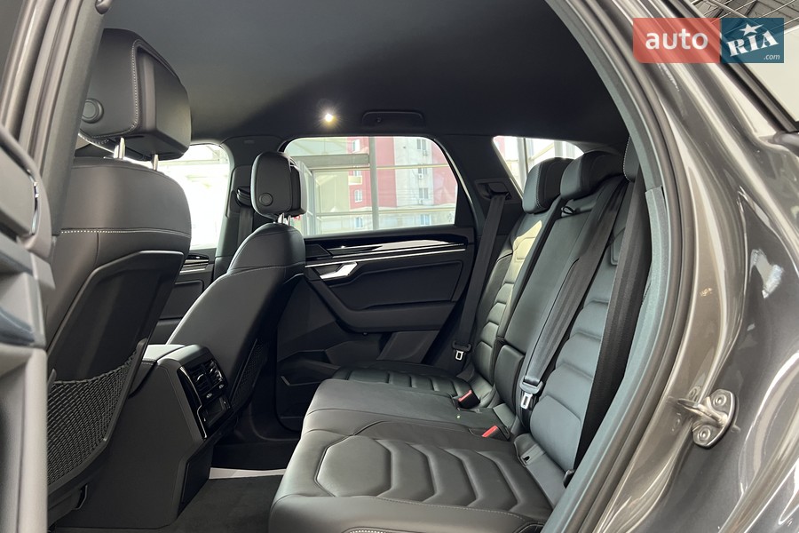 Volkswagen Touareg - фото 26