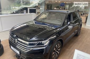 Volkswagen Touareg 2025 Silver