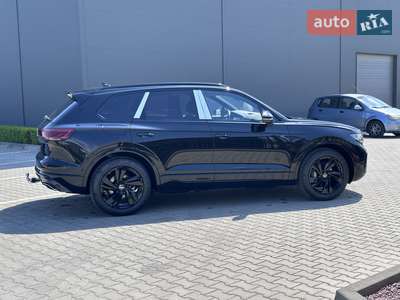 Volkswagen Touareg 2025 R-Line Platinum