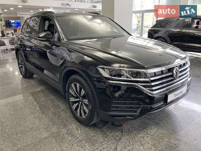 Volkswagen Touareg 2025 Silver