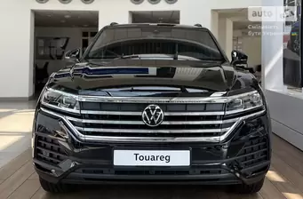Volkswagen Touareg Silver 3.0 TDI AT (231 к.с.) AWD Фото 2