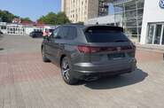 Volkswagen Touareg R-Line Platinum 3