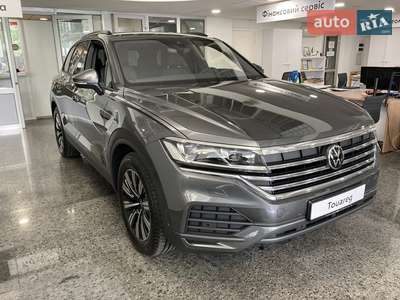 Volkswagen Touareg 2025 Silver 3.0 TDI AT (231 к.с.) AWD