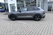 Volkswagen Touareg R-Line Platinum 1