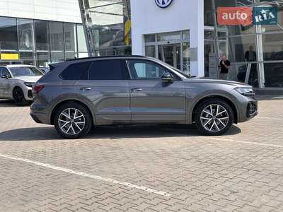 Volkswagen Touareg R-Line Platinum 3.0 TDI AT (286 к.с.) AWD 2025
