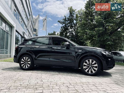 Volkswagen Touareg 2025 Silver