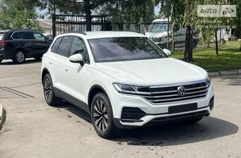 Volkswagen Touareg 2025 Silver