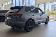 Volkswagen Touareg R-Line Platinum 2