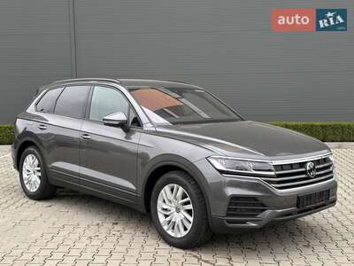 Volkswagen Touareg 2025 Silver