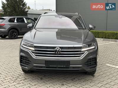 Volkswagen Touareg 2025 Silver