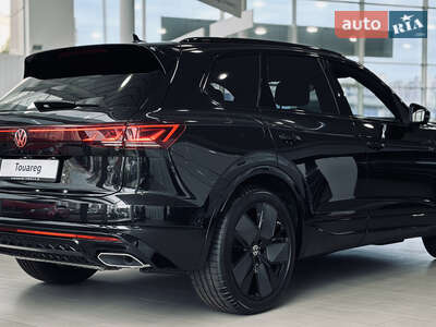 Volkswagen Touareg 2025 R-Line Platinum+