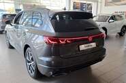 Volkswagen Touareg R-Line Platinum 3