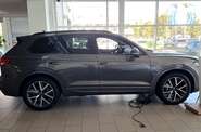 Volkswagen Touareg R-Line Platinum 3