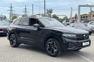 Volkswagen Touareg R-Line Platinum 3