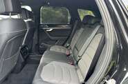 Volkswagen Touareg R-Line Platinum 3