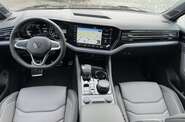 Volkswagen Touareg R-Line Platinum 3