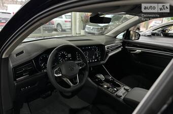 Volkswagen Touareg 2025 Silver