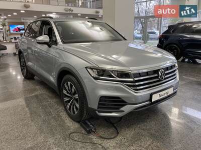 Volkswagen Touareg 2025 Silver