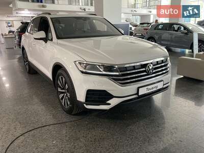 Volkswagen Touareg 2025 Silver