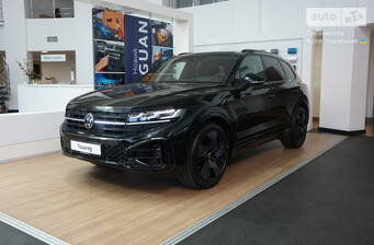 Volkswagen Touareg 2025 R-Line Platinum 1