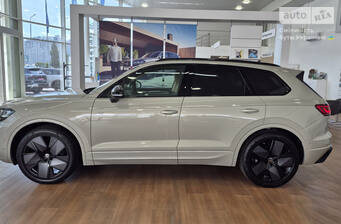 Volkswagen Touareg 2025 R-Line Platinum 3