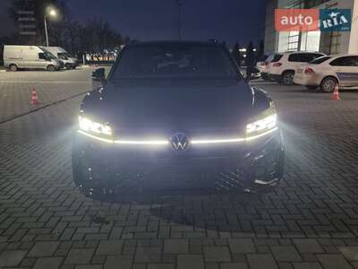 Volkswagen Touareg 2025 R-Line Platinum 1