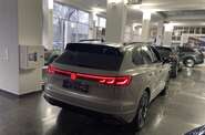 Volkswagen Touareg R-Line Platinum 1