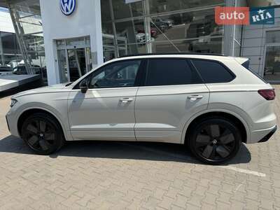 Volkswagen Touareg R-Line Platinum 3 3.0 TDI AT (286 к.с.) AWD 2025