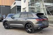 Volkswagen Touareg R-Line Platinum 1