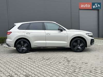 Volkswagen Touareg 2025 R-Line Platinum 3