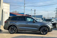 Volkswagen Touareg R-Line Platinum 3