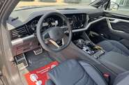 Volkswagen Touareg R-Line Platinum 3